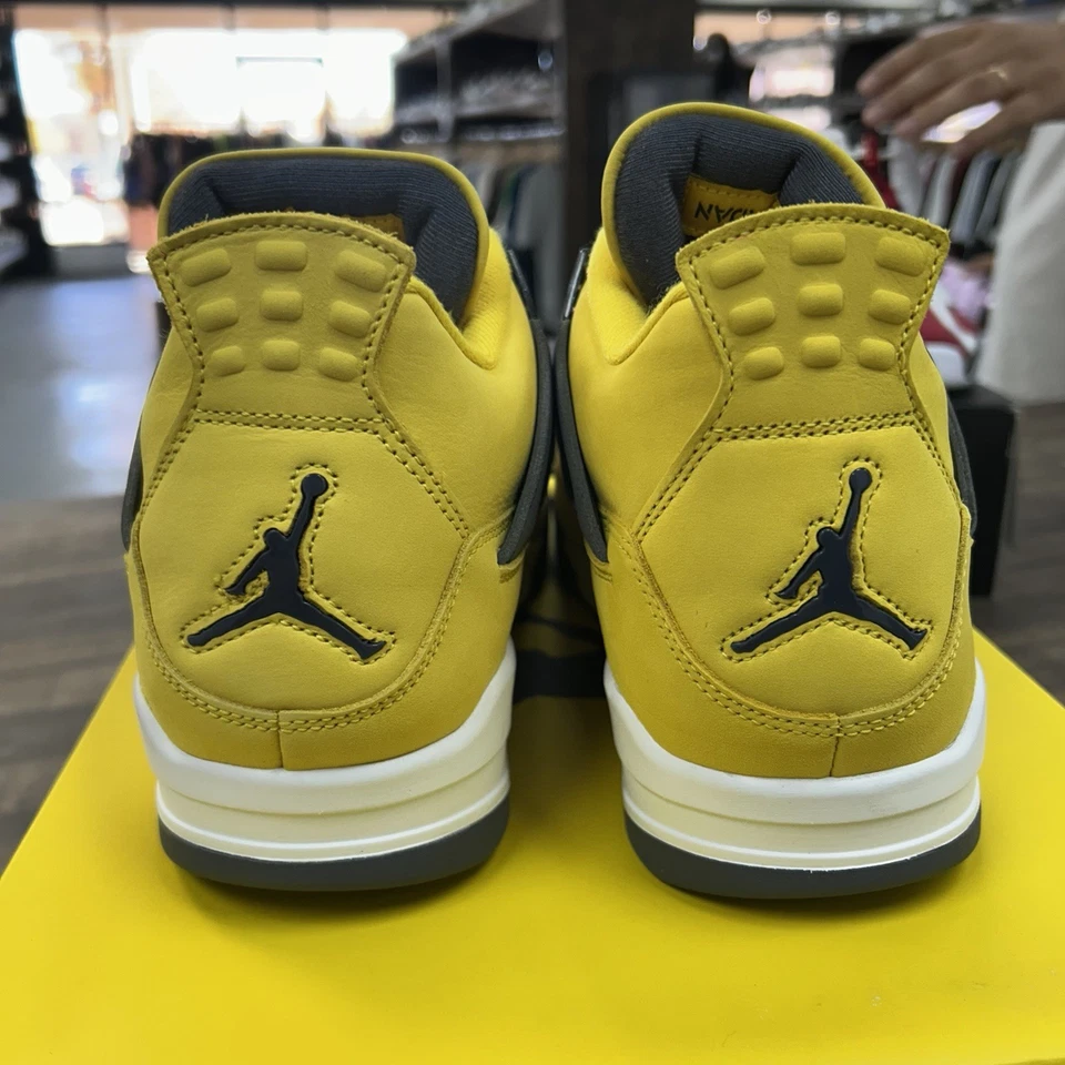 Talla 11.5 - Jordan 4 Retro Mid Lightning (NUEVO) Foto 4 de 4