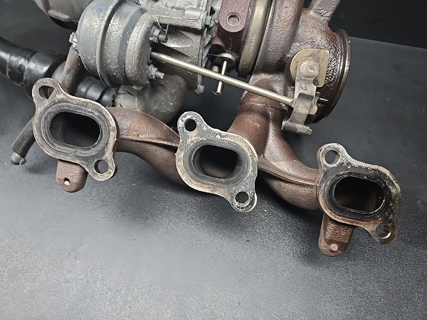 14-24 Maserati Quattroporte Levante Left Turbocharger Turbo Charger Manifold OEM