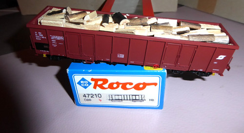 Roco 47210 H0 offener Güterwagen mit Holz beladen Eaos der ÖBB Epoche 4/5 in OVP | Zustand: Gebraucht