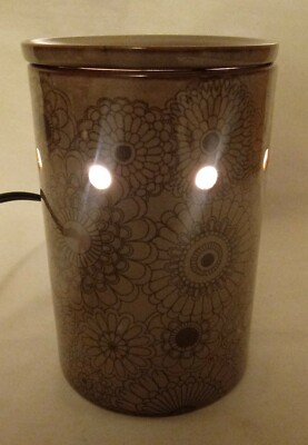 Scentsy ''Henna'' Deluxe Electric Wax Scentsy Warmer New open Box  (T2