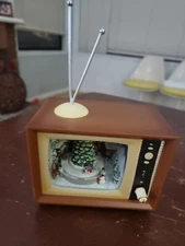 Retro TV Musical Christmas Sled Scene Light Up Figure With Motion Tabletop Decor