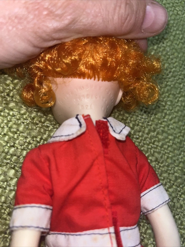 Muñeca de colección Little Orphan Annie Knickerbocker World of Annie estrella de cine 1982 Foto 4 de 4