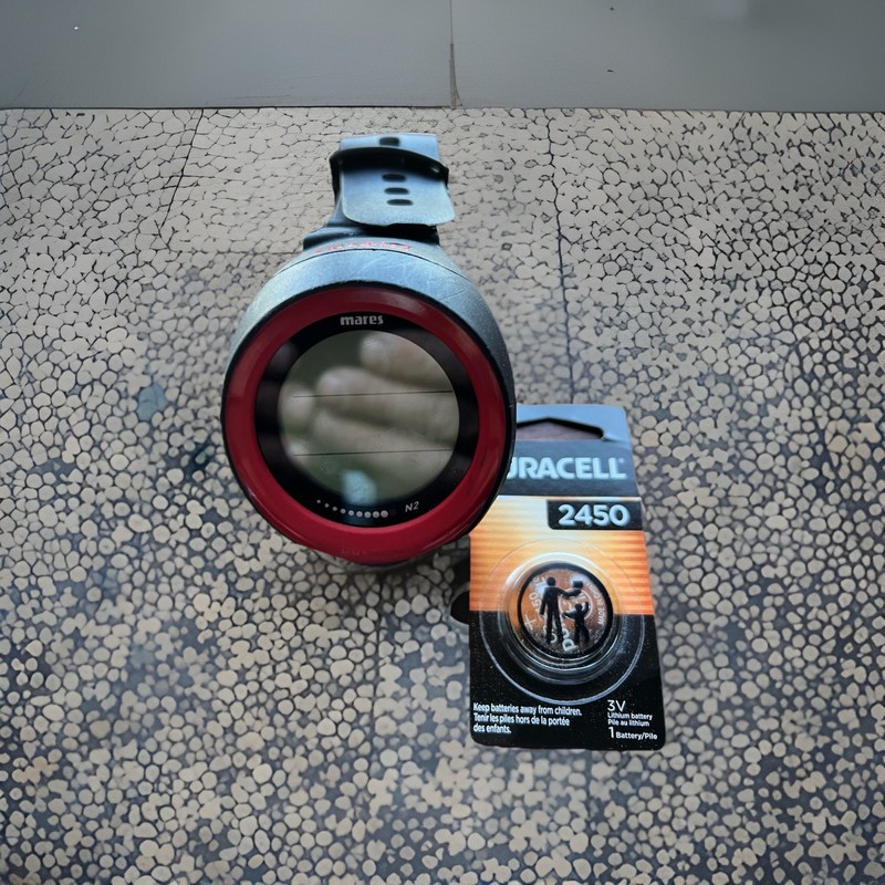 Mares Puck Pro Dive Computer Red- Pre-Owned Excellent Condition