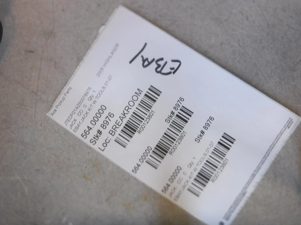 01-07 Toyota Highlander OEM Complete Jack Kit with Lug Wrench & Crank Rod Foto 4 de 4