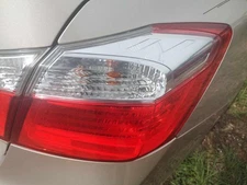 2013–2015 Honda Accord Right Tail Light Lamp Sedan Quarter Mounted No LED Accent