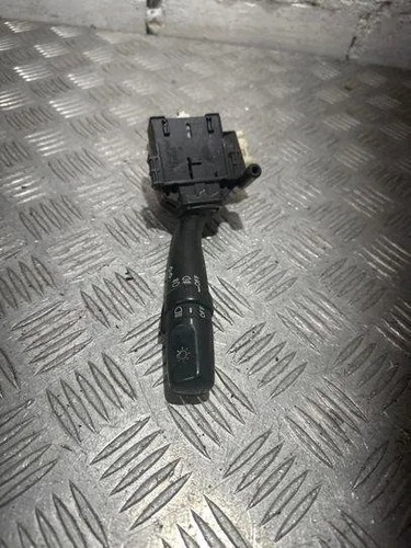 TOYOTA AVENSIS VERSO M2 Drehknopf drehen 173650 2.00 Diesel 85kw 2002 21503363