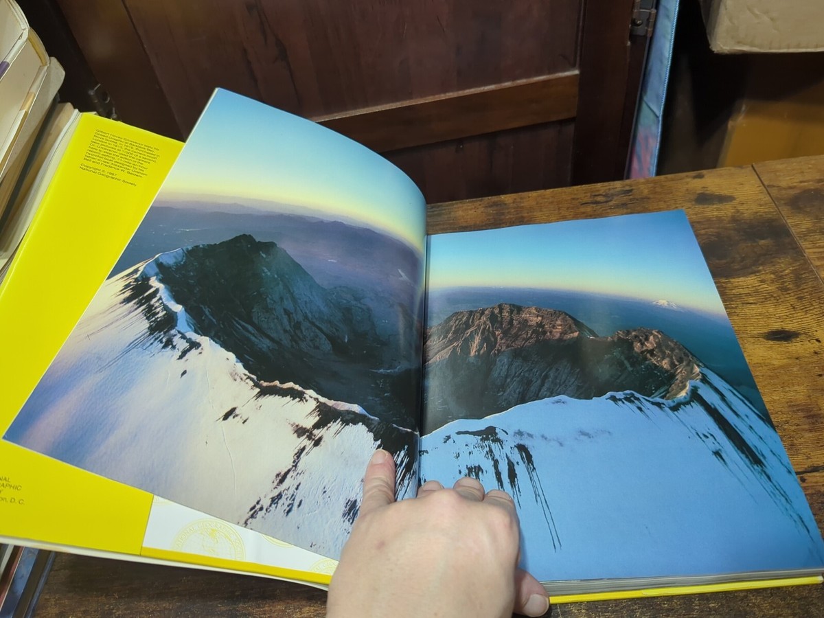 The National Geographic Society : 100 Years of Adventure and