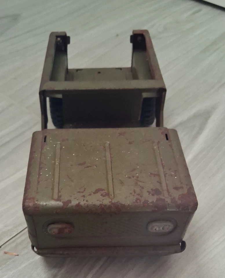 VINTAGE 1960s STRUCTO PRESSED STEEL INTERNATIONAL SCOUT ARMY JEEP 11” Incomplete - Image 2 of 4