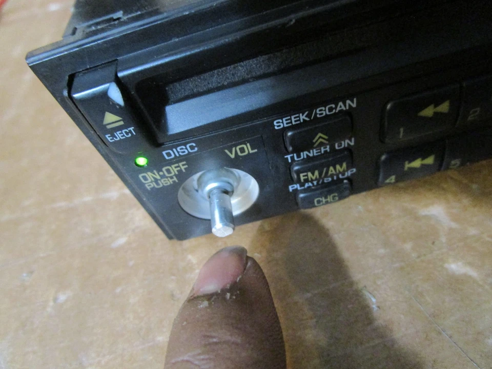 95 96 Nissan 240SX Radio Stereo CD Player Receiver AMFM 1995 1996 281850j200 - Image 4 of 4