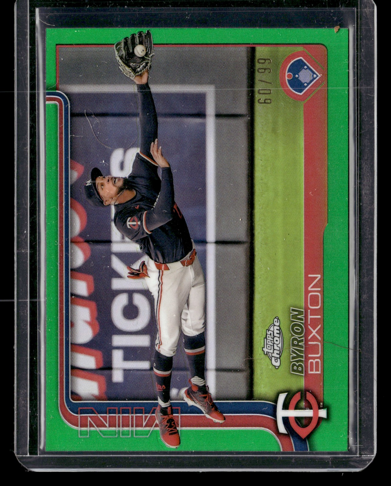 Byron Buxton 2025 Topps Chrome #172 Green Refractor /99 Price 