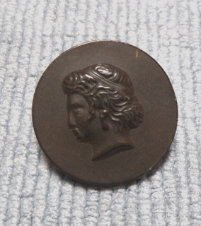Antique Lady Cameo Head Hard Rubber Button American Rubber Company MANNHEIM