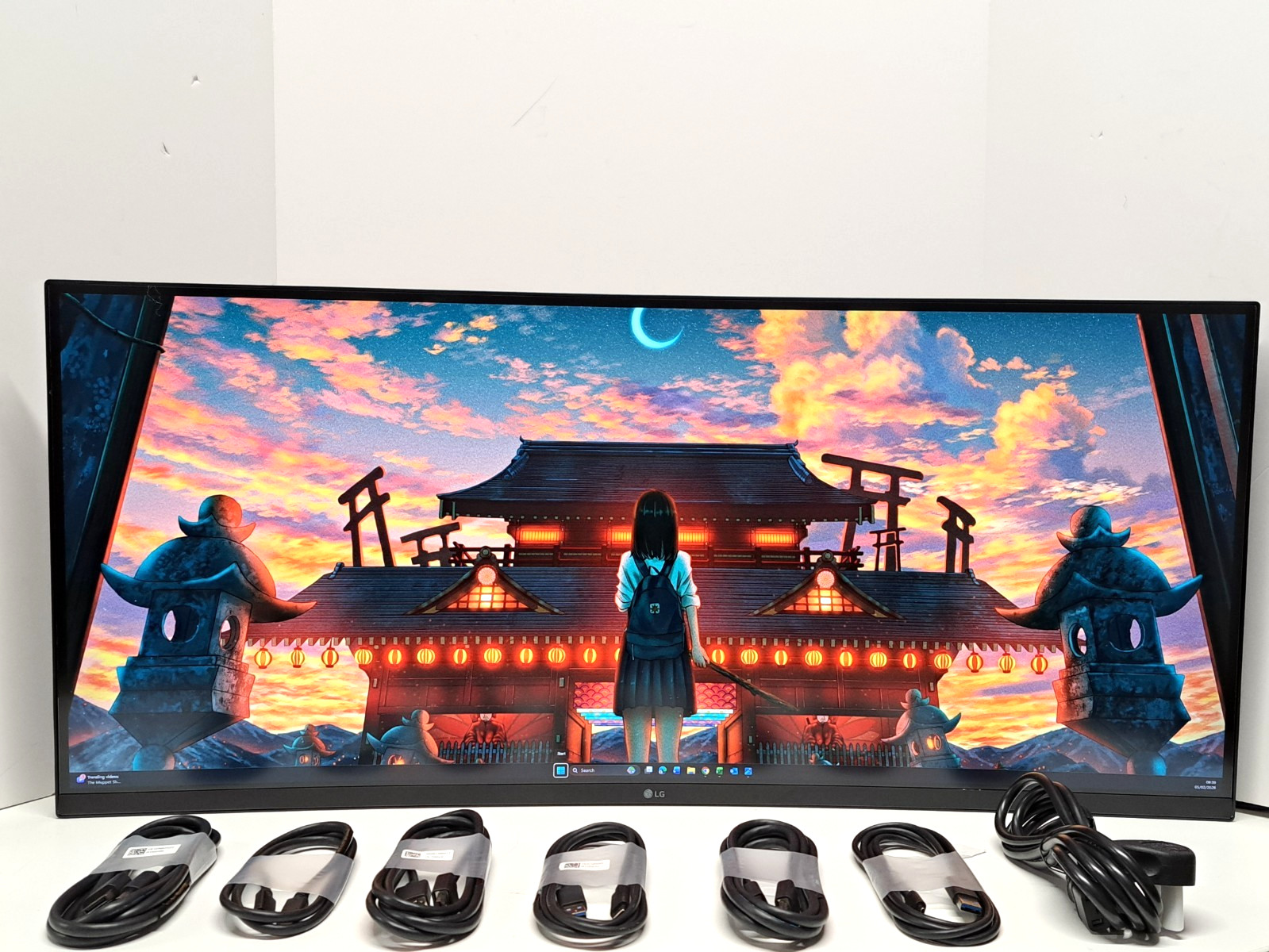 LG UltraWide 34WQ75C-B 34” Curved QHD IPS Monitor – USB-C  , HDR10