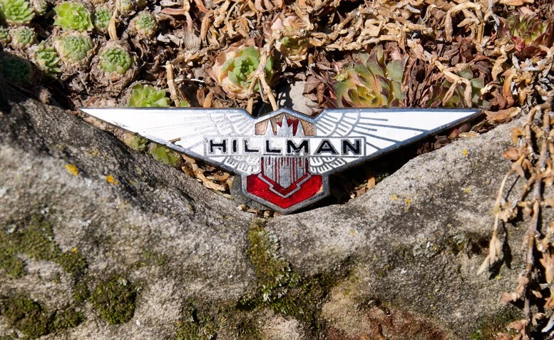 VINTAGE EMAILLE AUTO KÜHLER AUTO EMBLEM / ABZEICHEN # HILLMAN ENGLAND