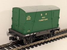 Hornby R6318B OO Gauge SR Conflat Wagon with a Southern Railway