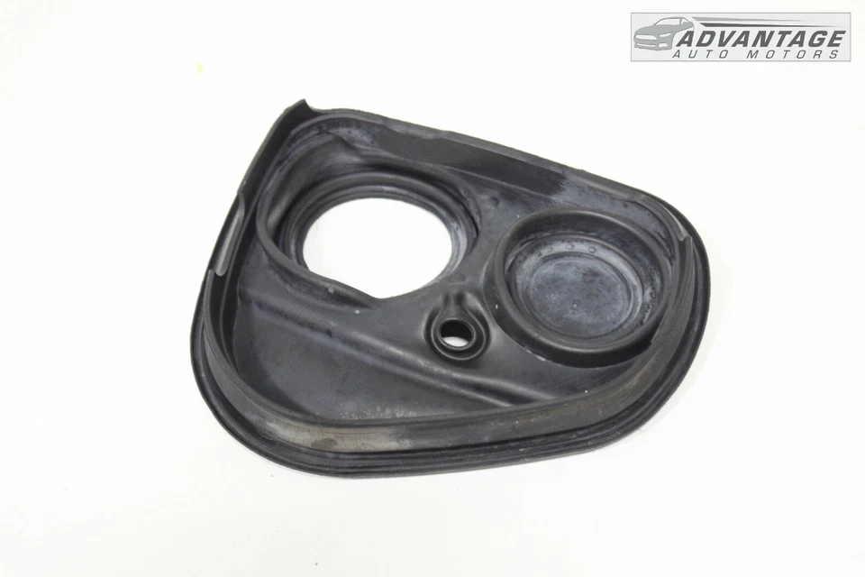 Mercedes Benz C300 W205 2015-2023 cuello de llenado de combustible junta de sello superior goma OEM Foto 2 de 4