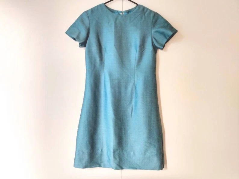 Vestido Azul Vintage Piel de Tiburón Tela Brillante 34"B 30.25"W MCM Mediados de Siglo Años 50 60 Foto 3 de 4