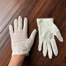 Vintage Pair Of Nylon White Lace Wrist Gloves Made In Japan Size Small 6.5