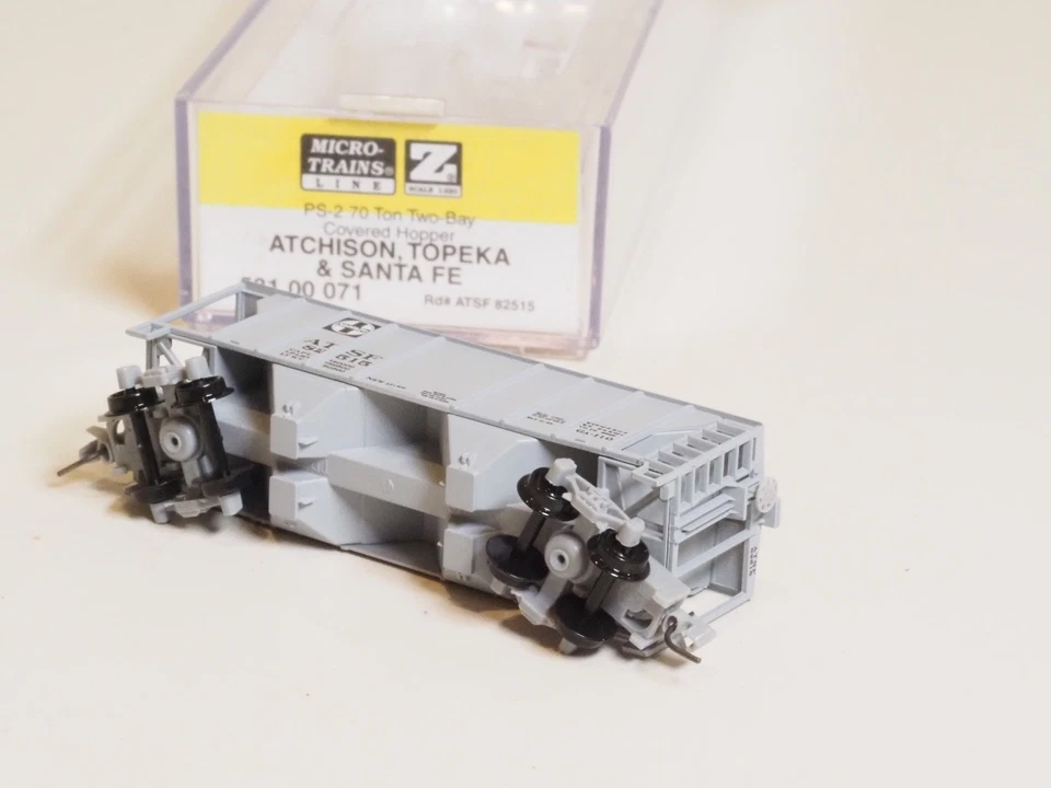 531 00 071  MTL Z-scale PS-2 70 ton 2-Bay Covered Hopper ATSF SANTA FE - Image 3 of 3