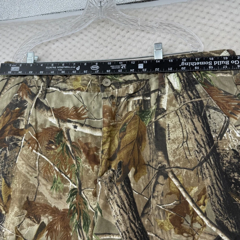 Realtree Mens XL Camo Hunting Cargo Pants Drawstring Bottoms 40 42 - Image 4 of 4
