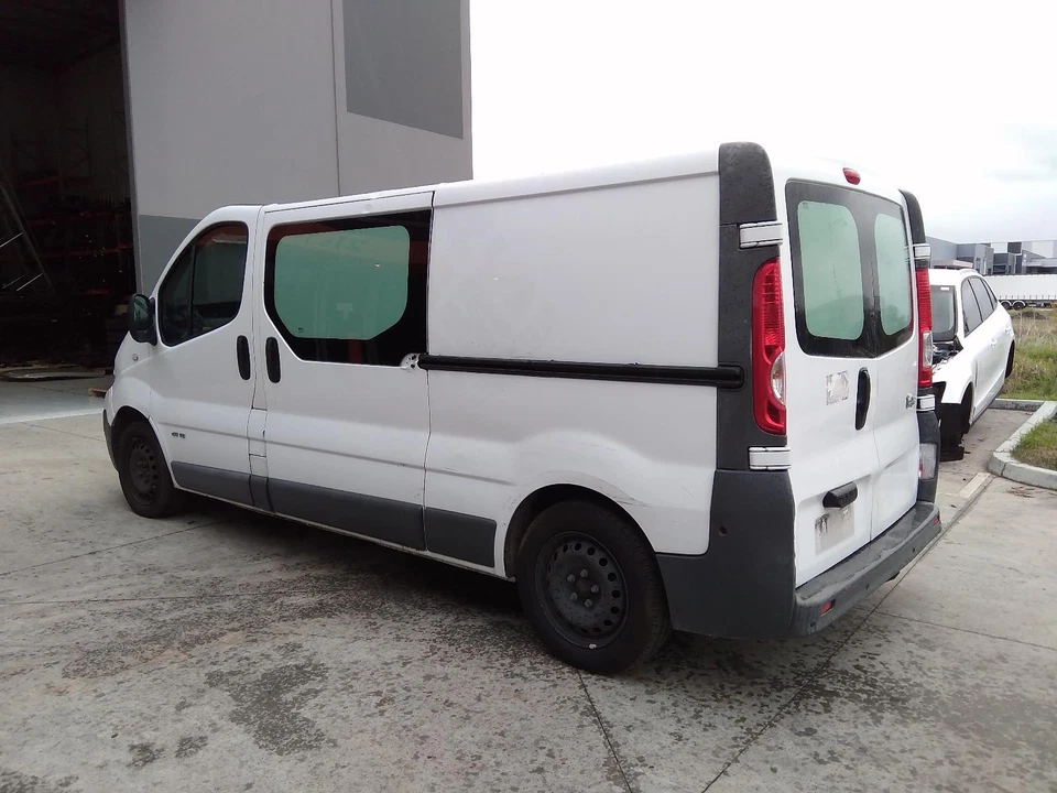 RENAULT TRAFIC X83 COURTESY LIGHT VAN 04/04-12/14  - Image 4 of 4