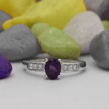 Solitaire With Accents Oval 7X5 MM Amethyst 925 Sterling Silver Ring