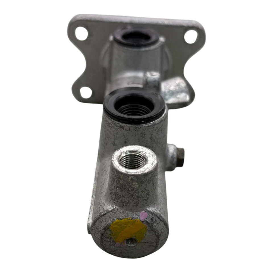 Cilindro maestro de freno REMAN CARQUEST 11-2233 PARA 86-92 Toyota Celica/Supra Foto 3 de 4