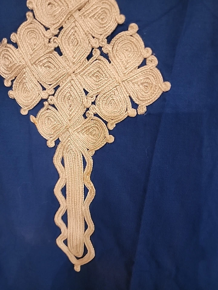 Top túnica marroquí corta vintage azul con bordado blanco  Foto 3 de 4