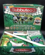 Subbuteo Dream Team Stadium MB Giochi 2004 Gioco Calcio (mancano 4 X COLLARI)