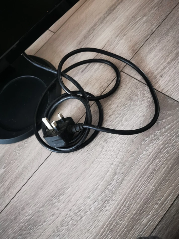 DELL Monitor With Stand - Image 4 of 4