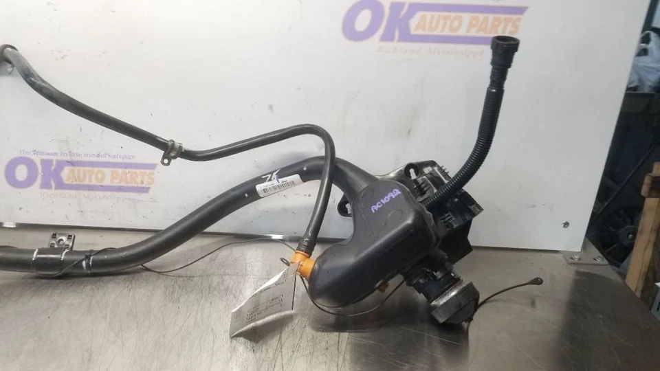 MERCEDES BENZ GLS550 X166 19 TUBO DE CUELLO DE LLENADO DE COMBUSTIBLE Foto 2 de 4