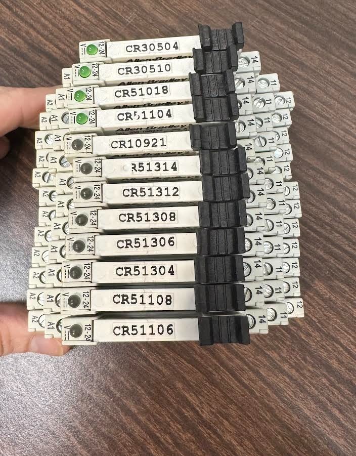 Allen Bradley 700-TBR24X Solid State Relay Base 700-HLT1Z