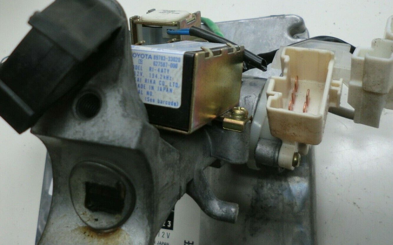 896613T423 TOYOTA OEM ECU ECM + IMMOBILIZER + IGNITION CYLINDER