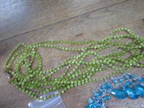 LOT SALE - Costume Jewelry Lot Earrings Necklaces BEADS - VINTAGE 1 - Picture 5 of 12