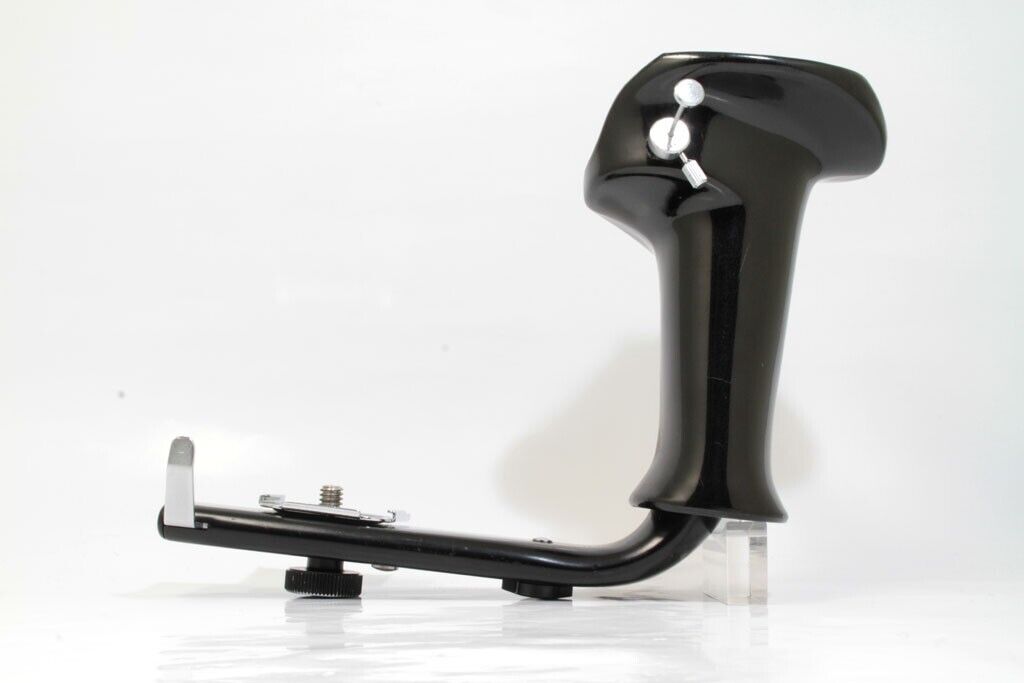 Hasselblad Flash Gun Bracket 45020 with Release For 500C,500C/M Hasselblad Flash Gun Bracket 45020 with Release For 500C,500C/M