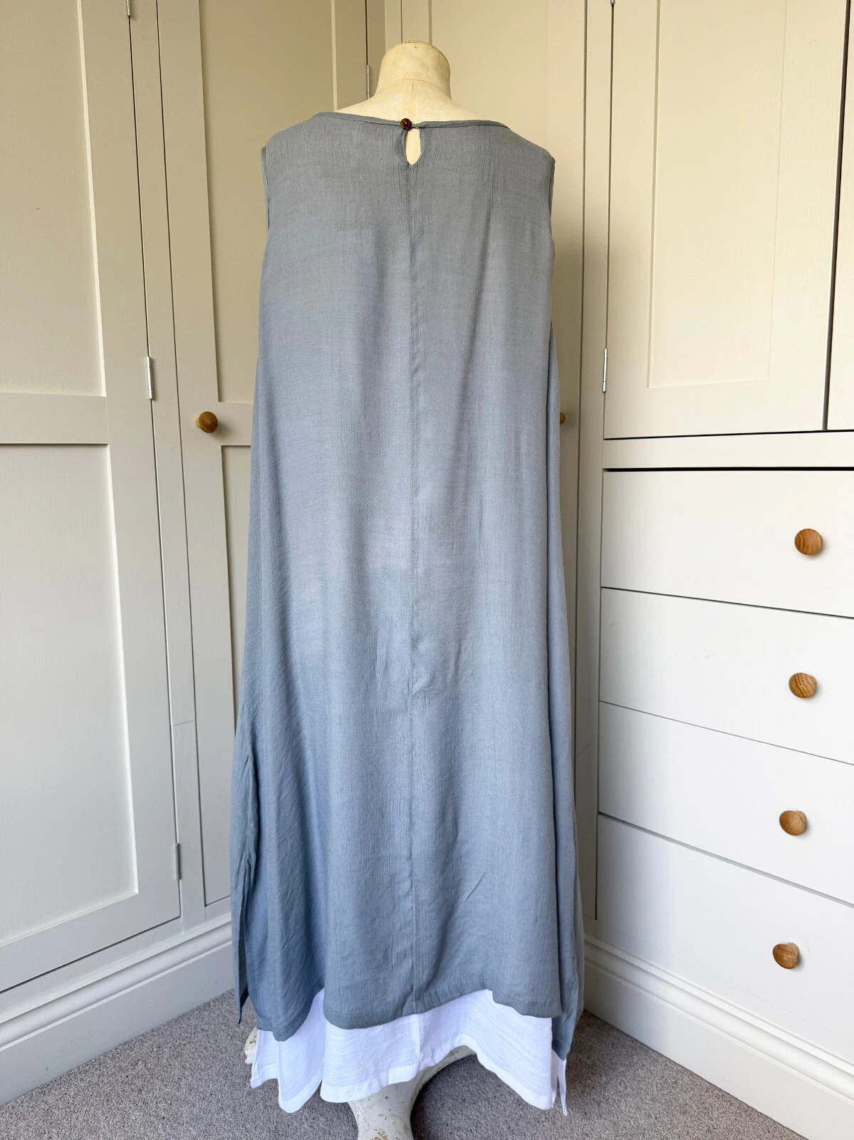 UNDERCOVER IL GUARDAROBA BAMBÙ TASCA SEGRETA ABITO LUNGO DUE STRATI GRIGIO E BIANCO M L