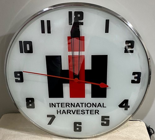 International Harvester IH Tractors Lighted Advertising Clock Free Shipping - Picture 2 of 3