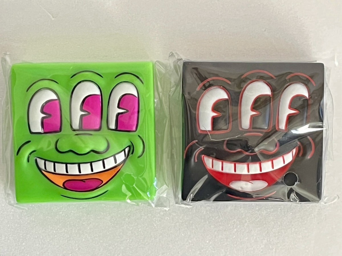 set of 2] MINI VCD KEITH HARING #3 Three Eyed Smiling Face Figure