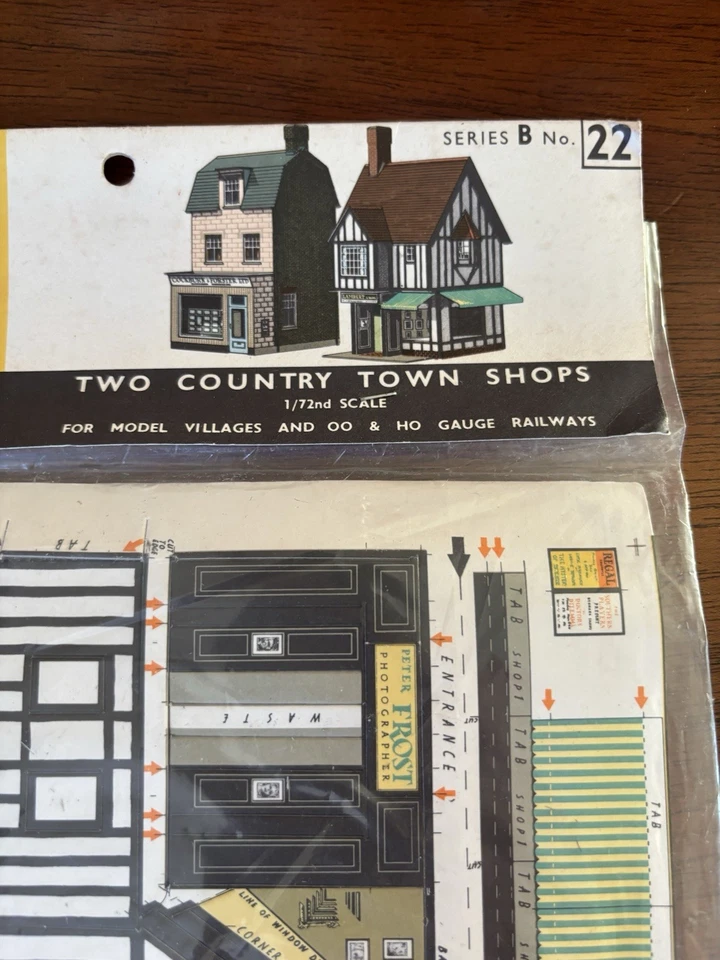 SUPERQUICK MODEL RAILWAY KITS OO GAUGE B22 - TWO COUNTRY TOWN SHOPS - Image 2 of 3