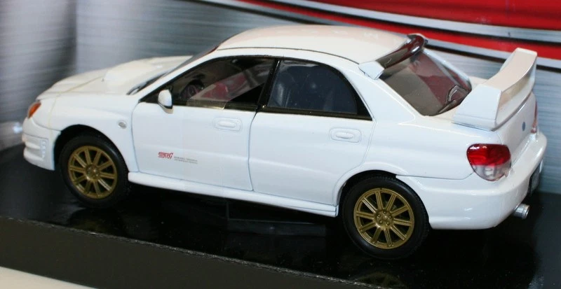 Coche modelo de metal MotorMax escala 1/24 73330 - Subaru Impreza WRX STi - blanco Foto 2 de 3