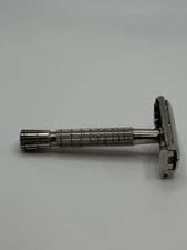 Vintage Gillette DE Razor Twist To Open, Made In England Code S
