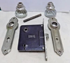 VINTAGE RUSSWIN INTERIOR MORTISE LOCK #370 / GLASS DOOR KNOBS & TRIM PLATES