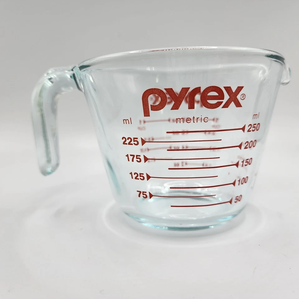 Pyrex 1 taza 8 oz. Vaso medidor 250 ml 4" vidrio transparente con rojo Foto 3 de 4