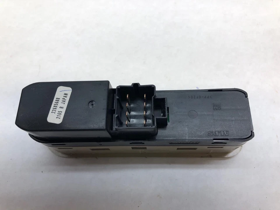 00 - 01 Saturn LS2 L Series Center Left Driver Side Power Window Switch 22685608 - Image 4 of 4