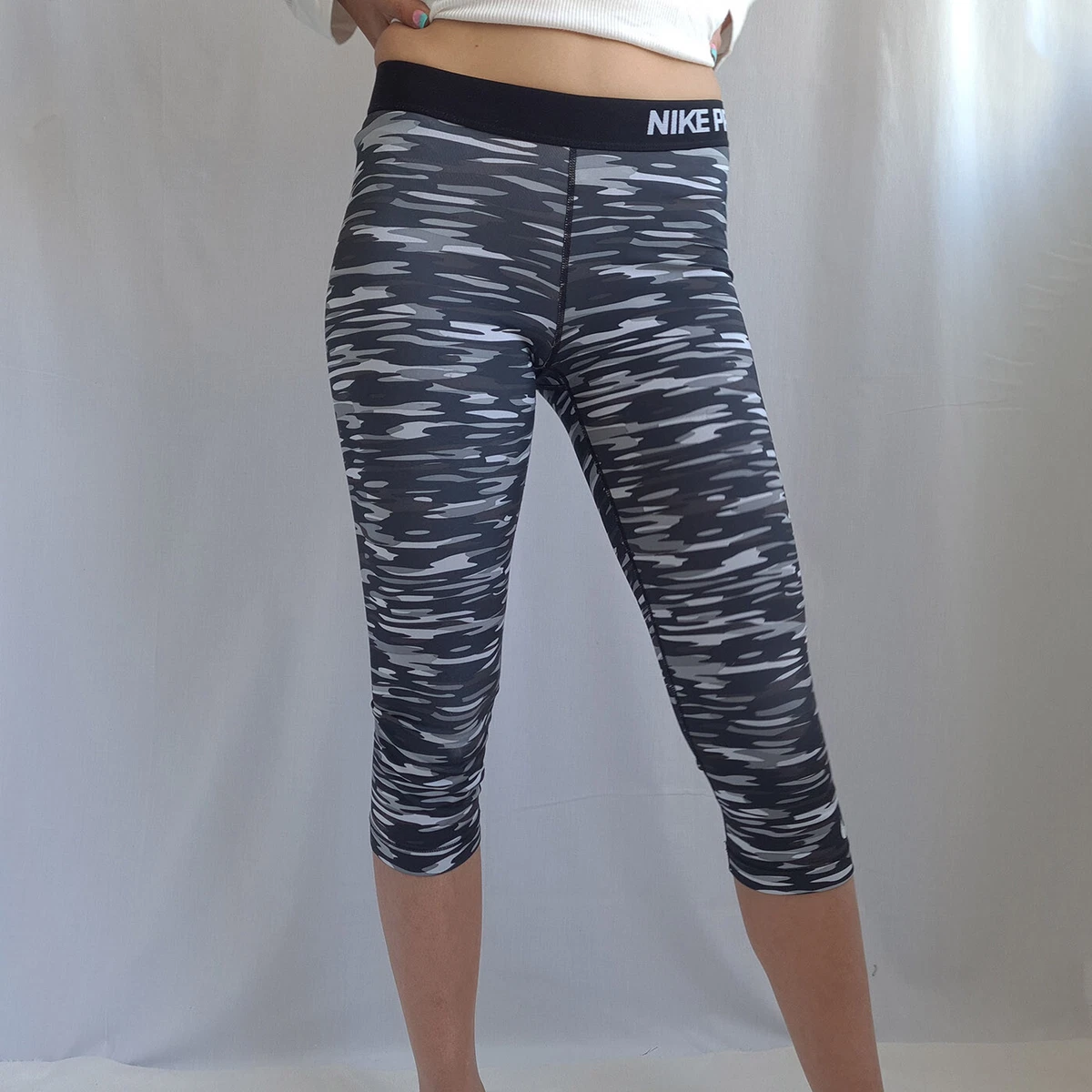 Nike Pro Womens Leggings Size S Camouflage 3/4 Length Capri