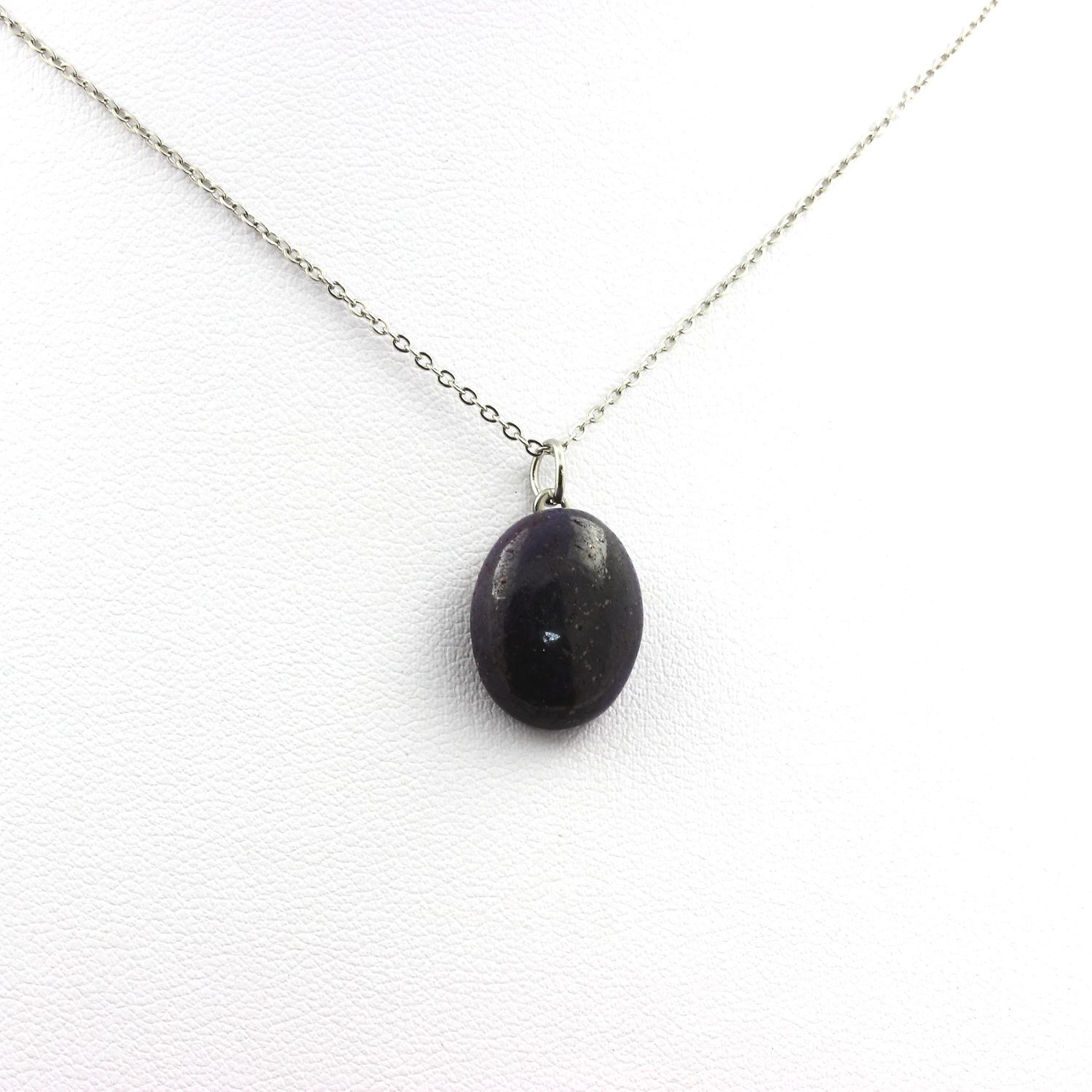 Collier saphir d'Afrique 16.66 ct, l'éclat d'une pierre précieuse pour rayonner au quotidien
