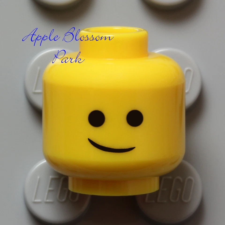 NUEVO Lego EMMET MINIFIGURA CABEZA AMARILLA - Película Niño/Niña con Sonrisa Desequilibrada Clásica Foto 2 de 4