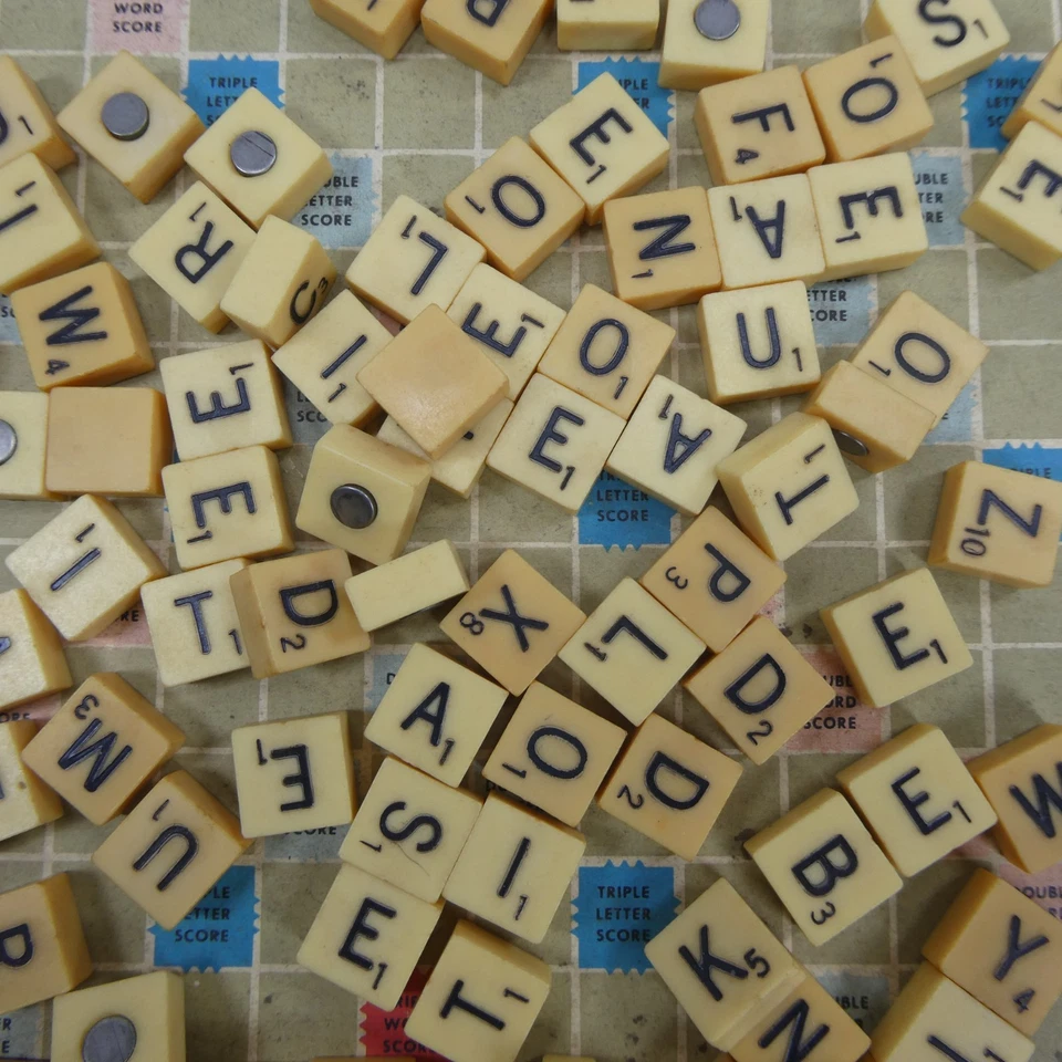 Vintage 1954 Travel Edition Scrabble Selchow & Righter Magnetic Tiles 9" Board - Image 4 of 4