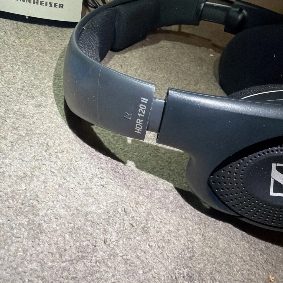 Sennheiser RS 120 II RF Wireless TV Headphones with Transmitter Base boxed, photo 4 of 5