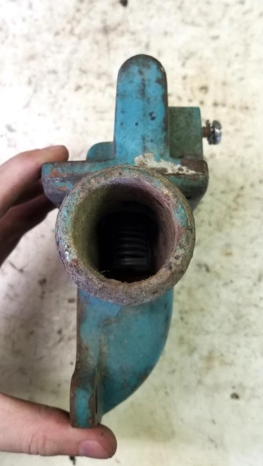 OMC Thermostat Housing 314820 314811 - Image 4 of 4