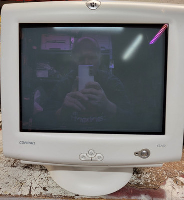 Retro Gaming CRT Compaq Presario FS-740 Model CO-1072/ 16'' Computer Monitor